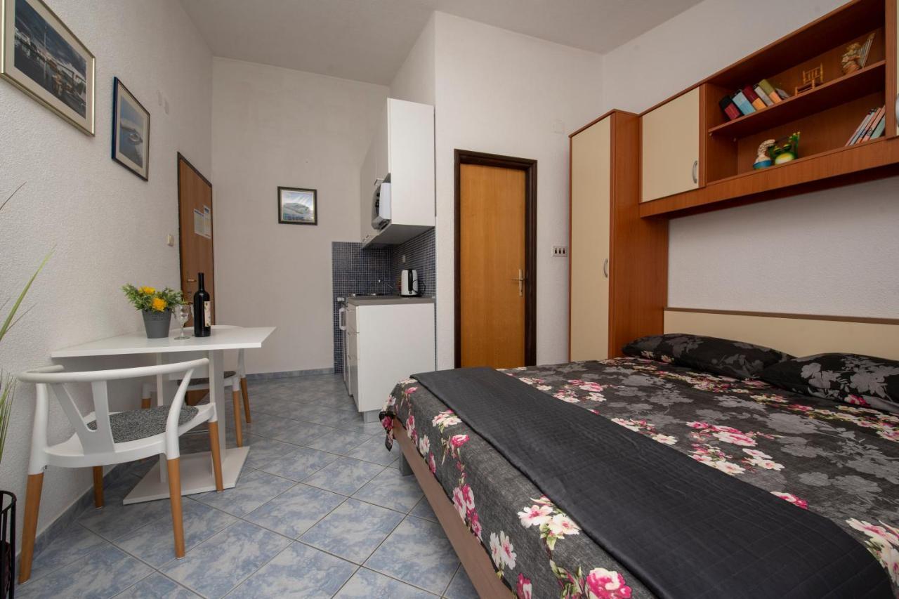 Apartments Bevanda Podstrana Exterior photo