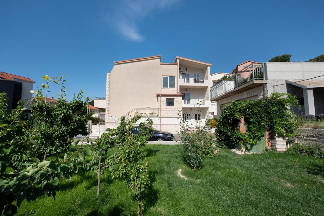 Apartments Bevanda Podstrana Exterior photo