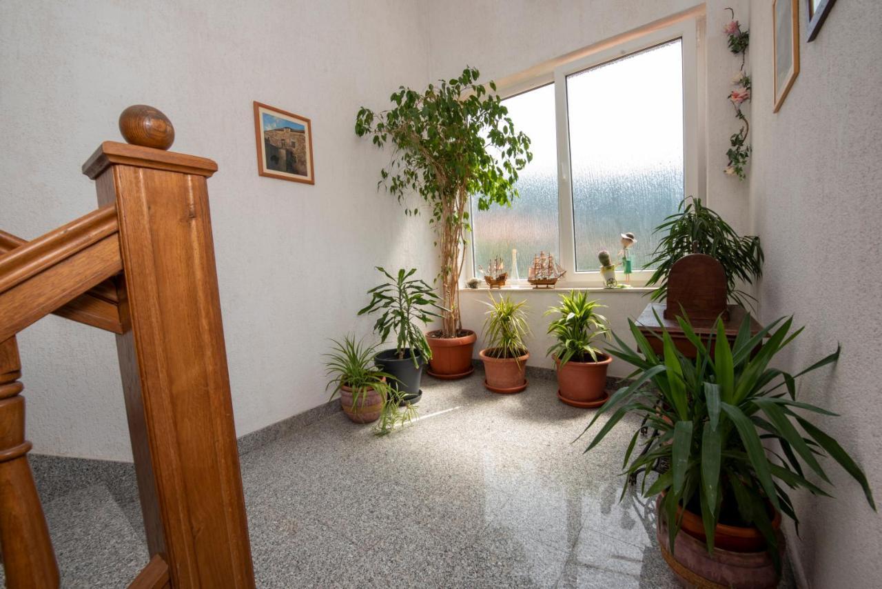 Apartments Bevanda Podstrana Exterior photo