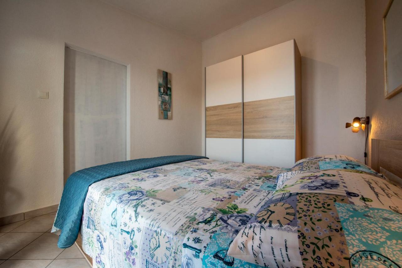 Apartments Bevanda Podstrana Exterior photo