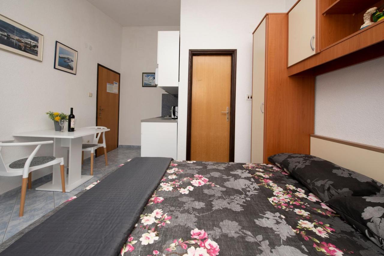 Apartments Bevanda Podstrana Exterior photo