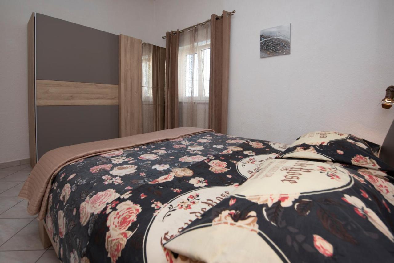 Apartments Bevanda Podstrana Exterior photo