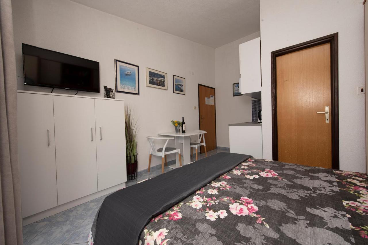 Apartments Bevanda Podstrana Exterior photo